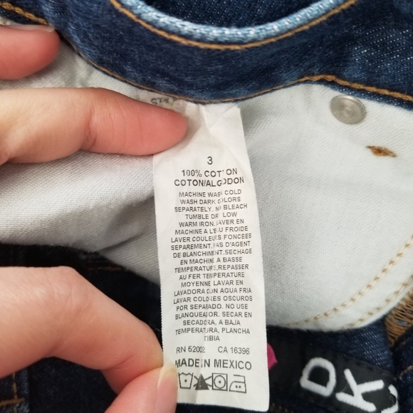 Vintage DKNY Midrise Denim Shorts - Picture 4 of 6